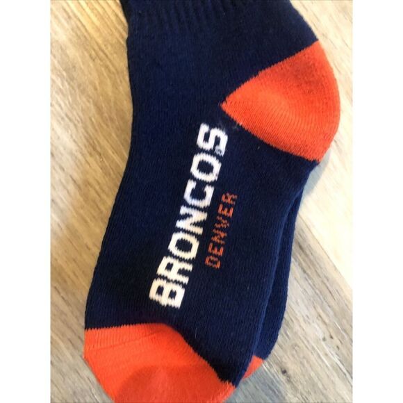 NFL Denver Broncos Reebok Team Logo Adult Crew Socks MD MEN 5-10 W6-11. - Picture 3 of 12